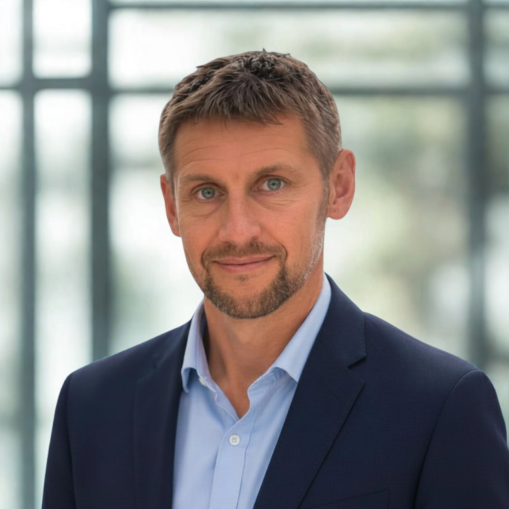 Iain McInnes MRICS